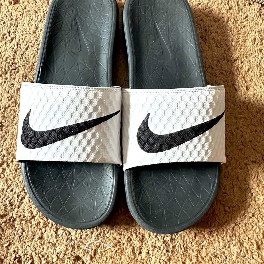 Nike Slides black/white size 8